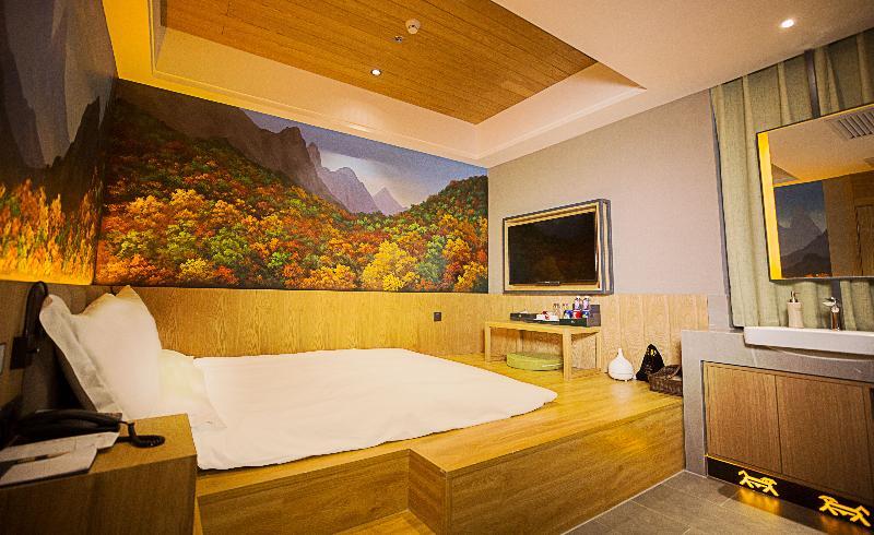 Qiu Guo Hotel Hua Mao Chaoyang  Exterior foto
